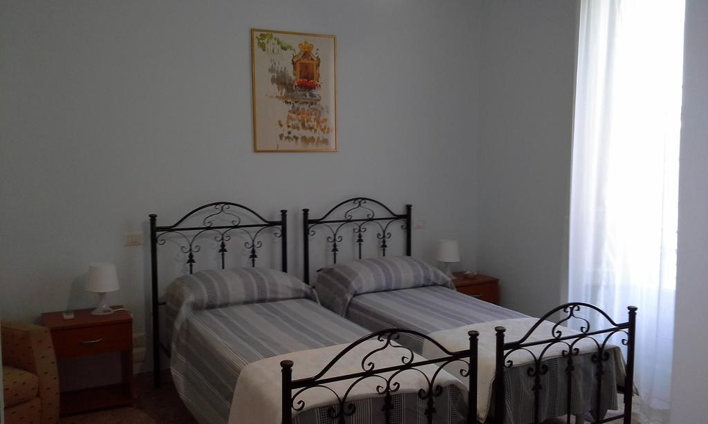 Bed and Breakfast La Casa Di Ermelinda Reggio Calabria Camera foto